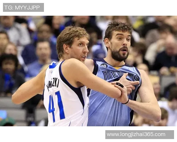 灰熊与火箭队激战正酣精彩比赛直播全程回顾与分析